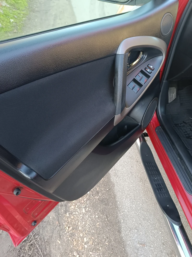 Toyota Rav4, снимка 8 - Автомобили и джипове - 53115397