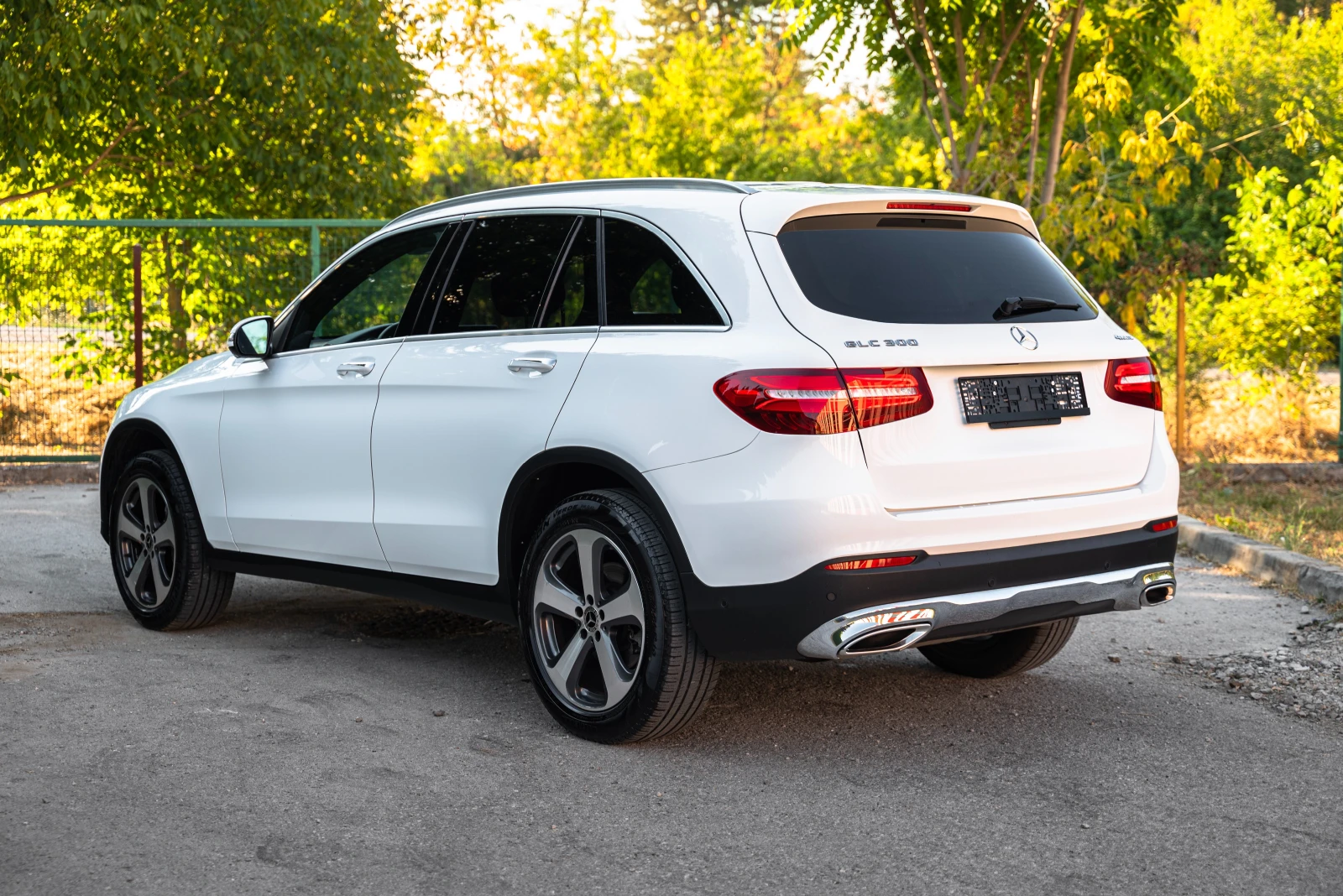 Mercedes-Benz GLC 300, снимка 3 - Автомобили и джипове - 52570364