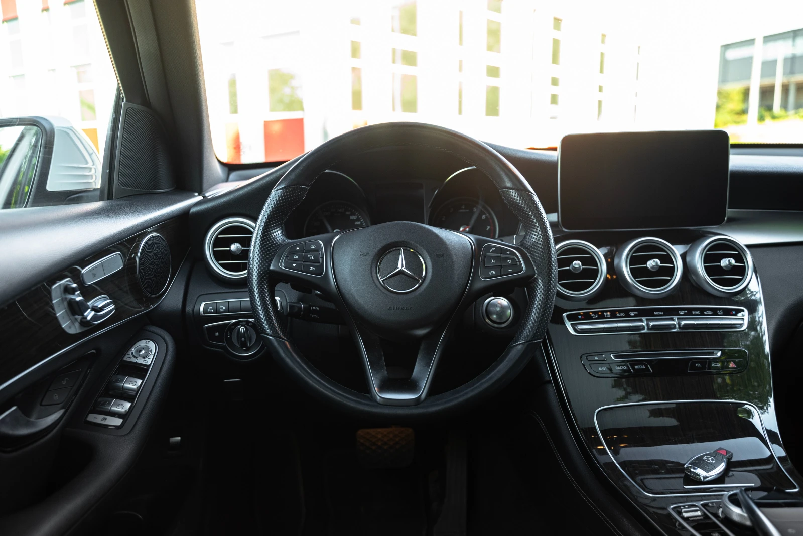 Mercedes-Benz GLC 300, снимка 10 - Автомобили и джипове - 52570364