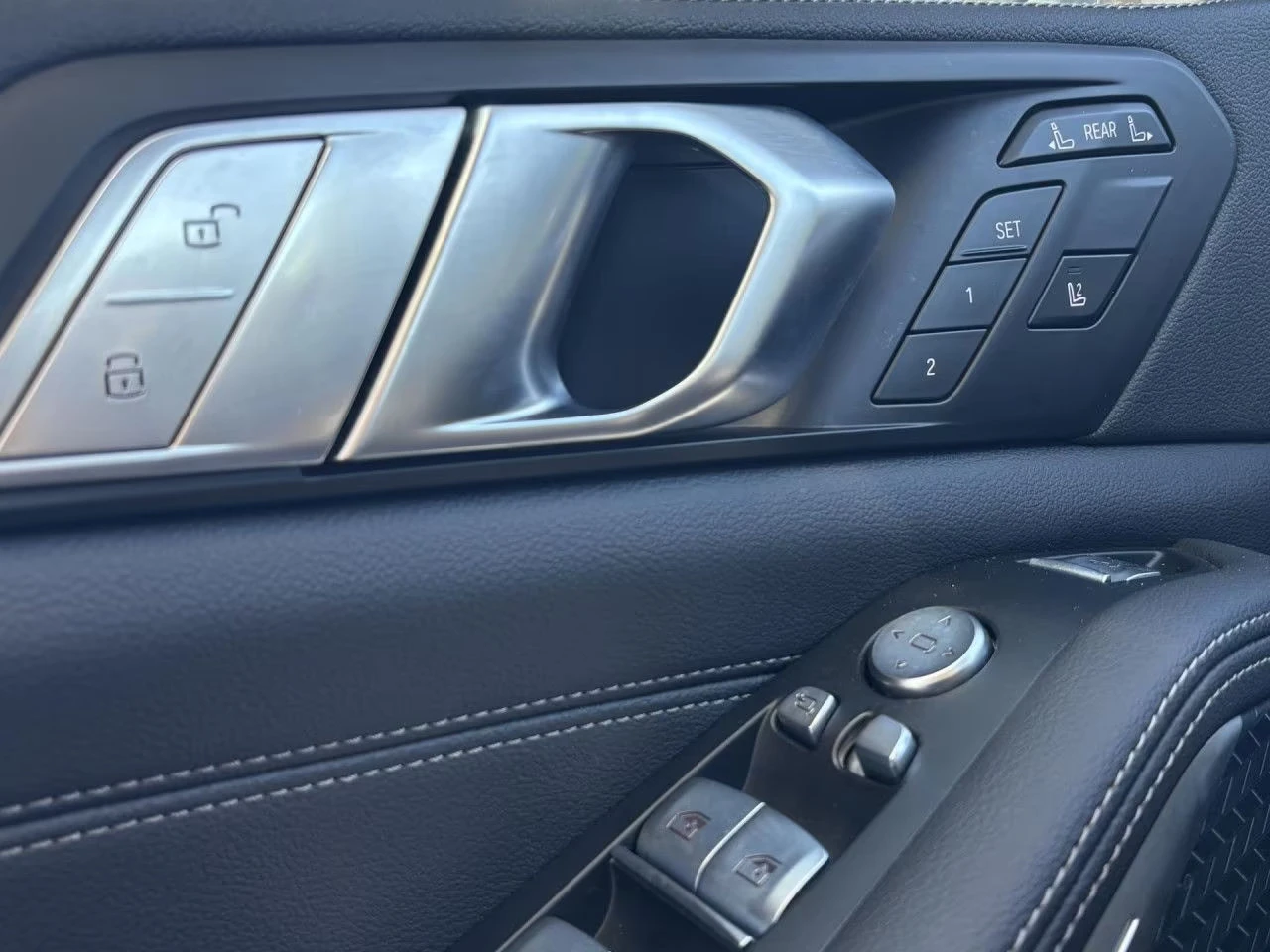 BMW X7 xDRIVE/40/340HP/360/HUD/PANO/HIFI/TV/863v | Mobile.bg � ����������� 16