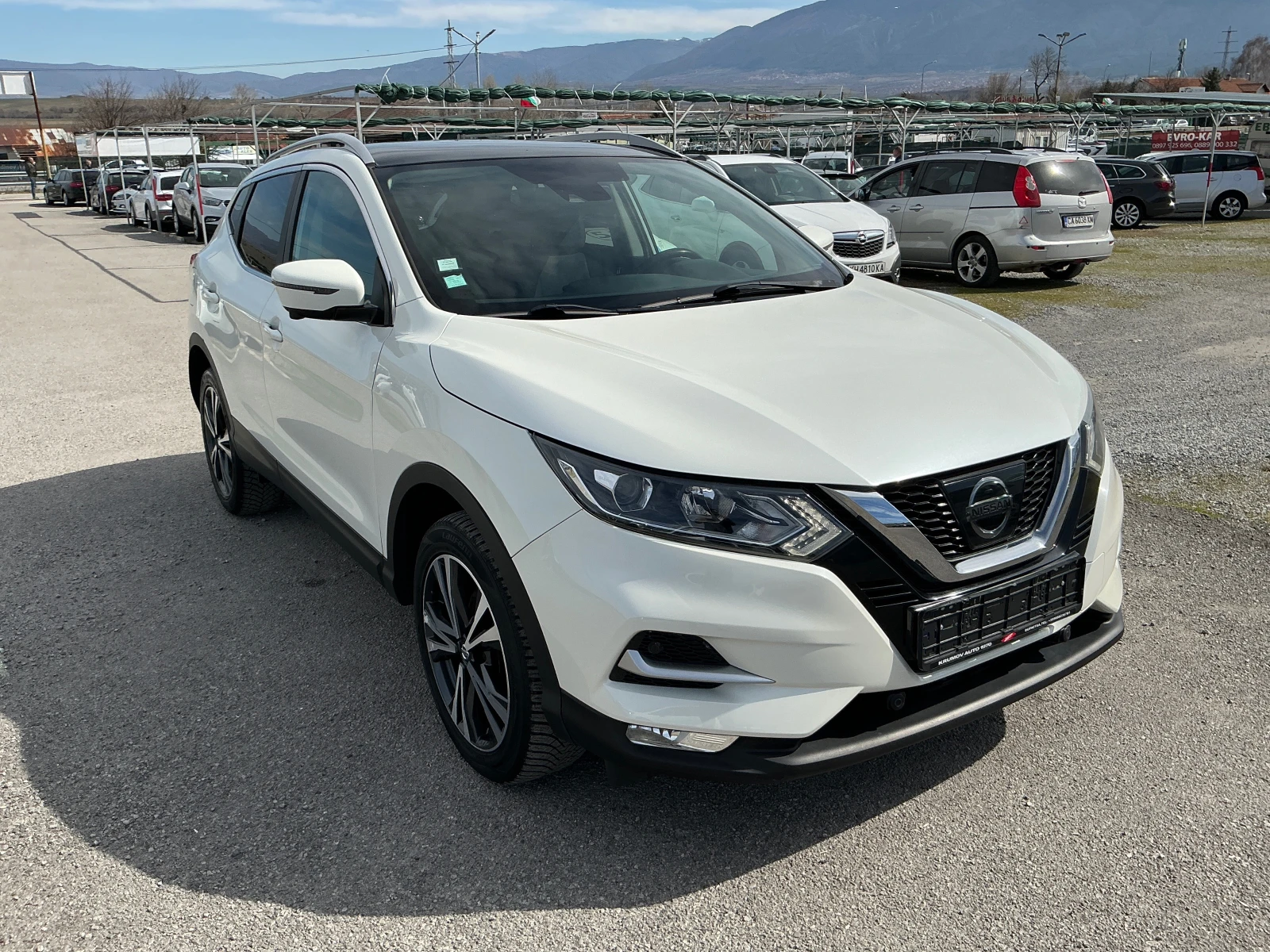 Nissan Qashqai 1.6 DCI, снимка 2 - Автомобили и джипове - 53781780