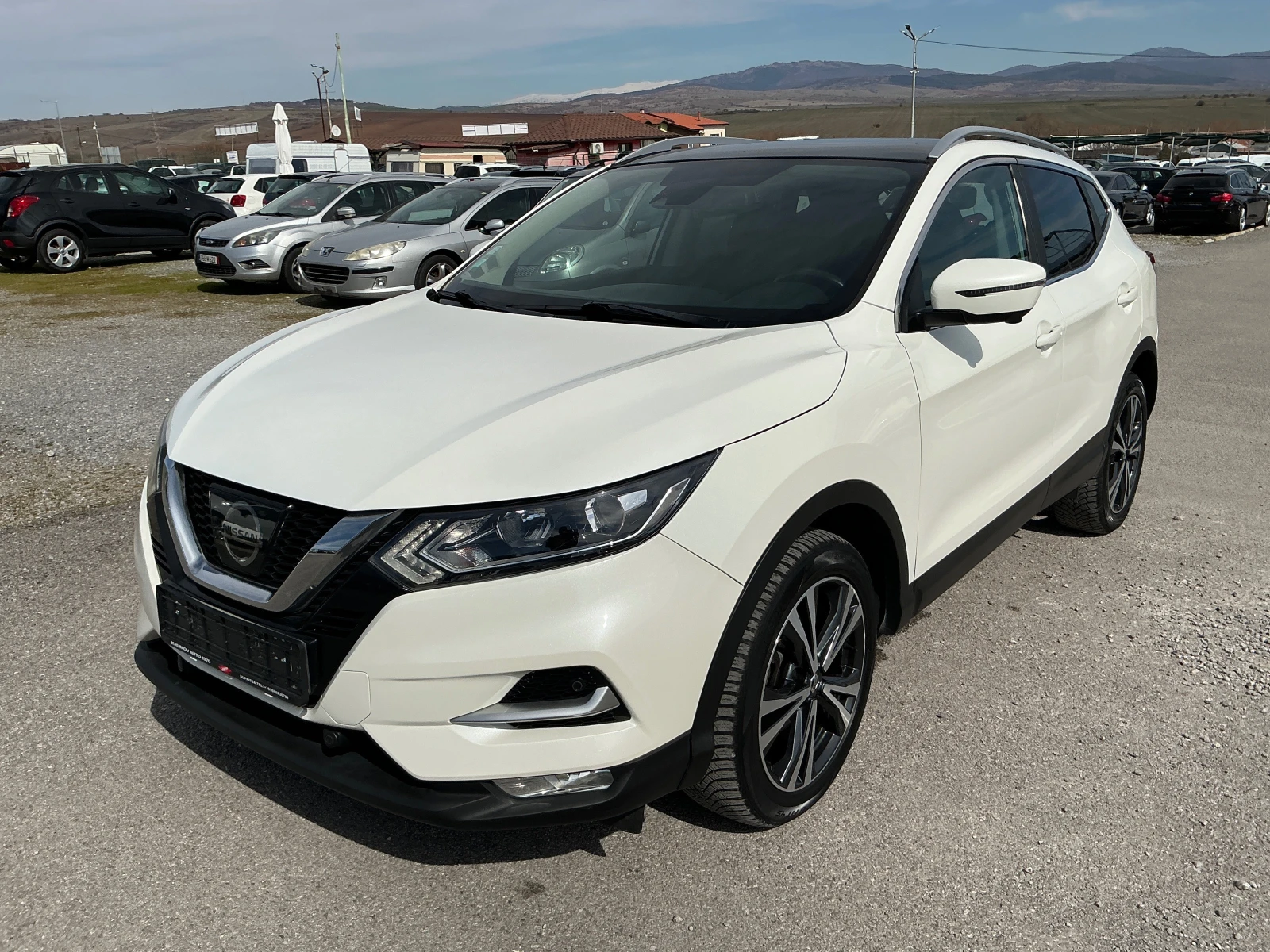 Nissan Qashqai 1.6 DCI, снимка 3 - Автомобили и джипове - 53781780