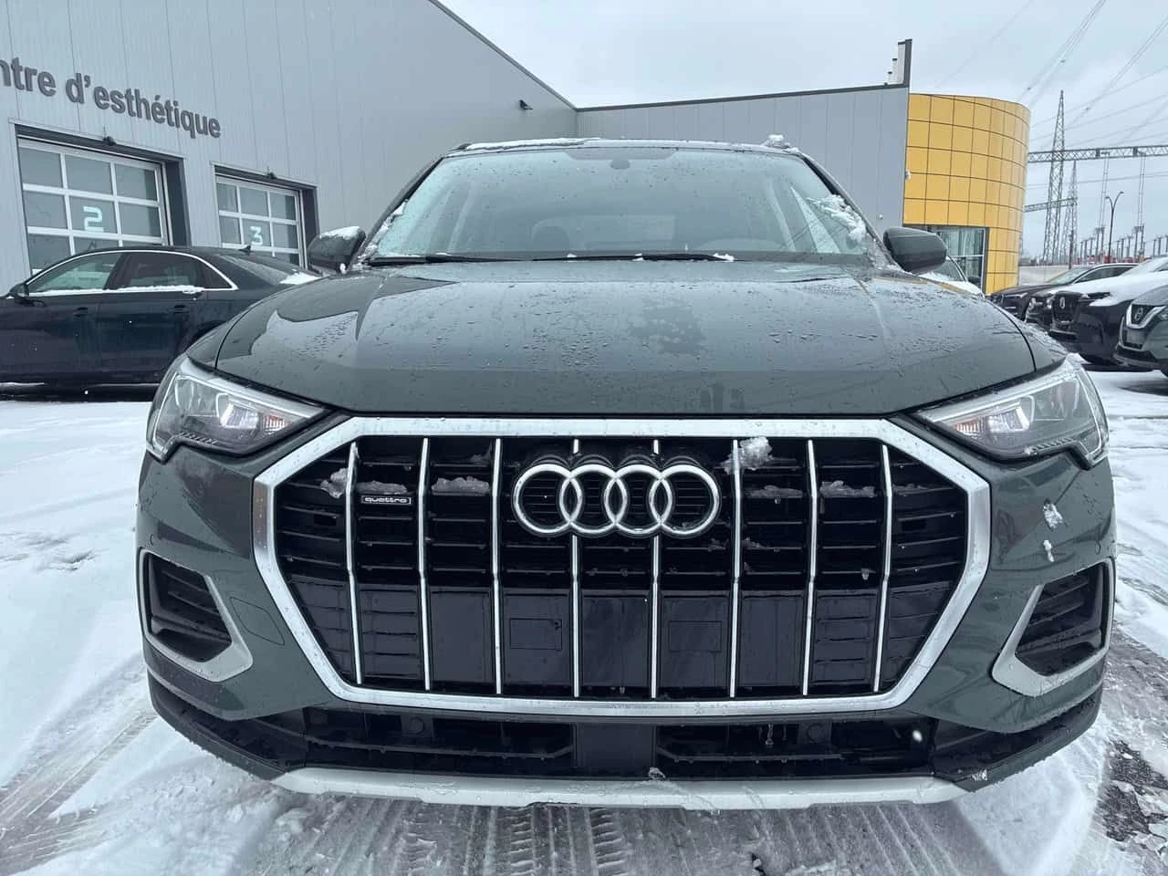 Audi Q3 * Komfort * CARFAX * КАМЕРА * ПОДГРЕВ * ПАМЕТ, снимка 6 - Автомобили и джипове - 53953640