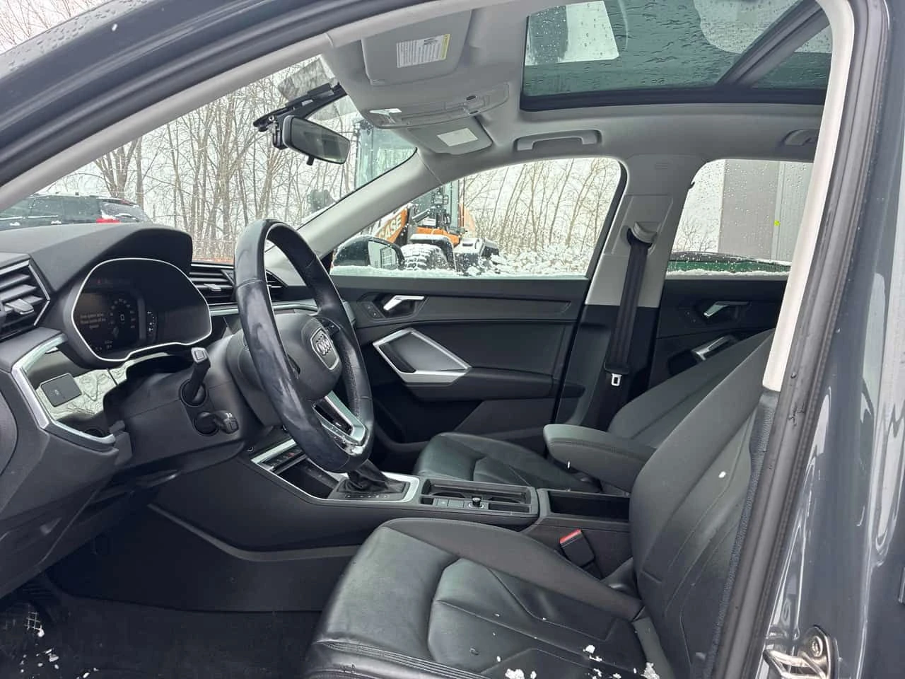 Audi Q3 * Komfort * CARFAX * КАМЕРА * ПОДГРЕВ * ПАМЕТ, снимка 12 - Автомобили и джипове - 53953640