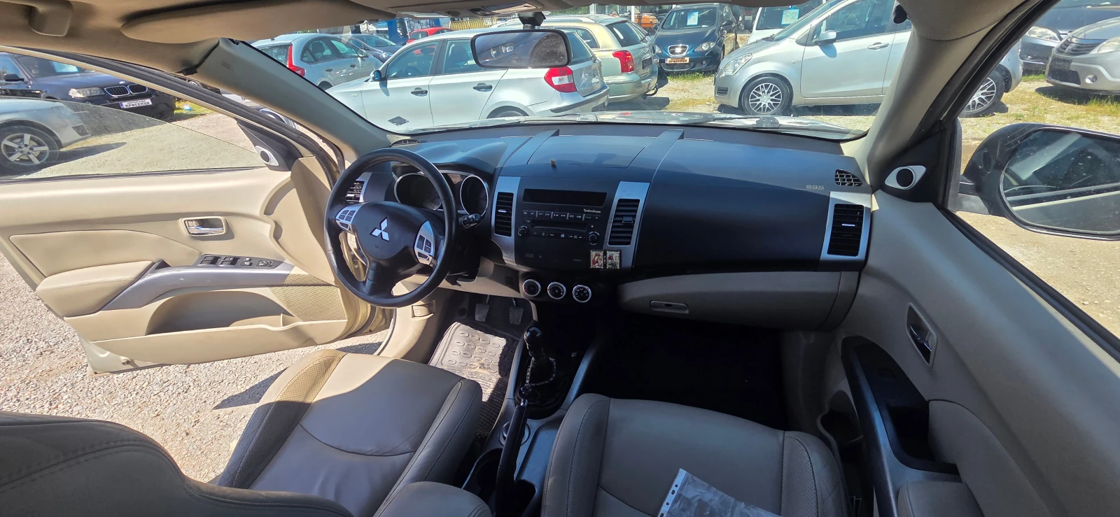 Mitsubishi Outlander 2.0 TDI 4X4, снимка 11 - Автомобили и джипове - 54613119
