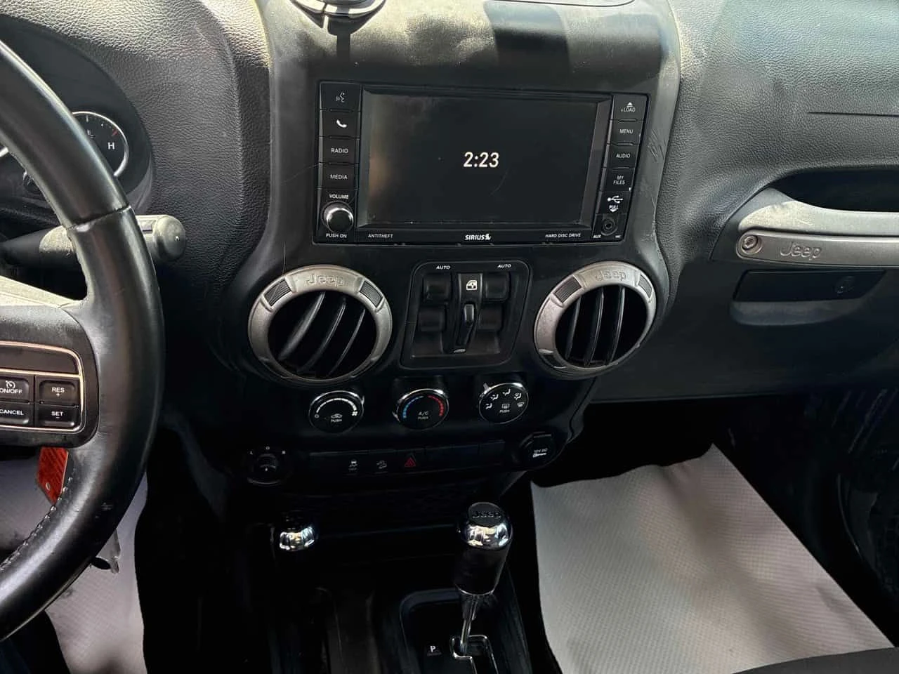 Jeep Wrangler * Sport * АВТОКРЕДИТ БЕЗ ПЪРВОНАЧАЛНА ВНОСКА* , снимка 9 - Автомобили и джипове - 55140571
