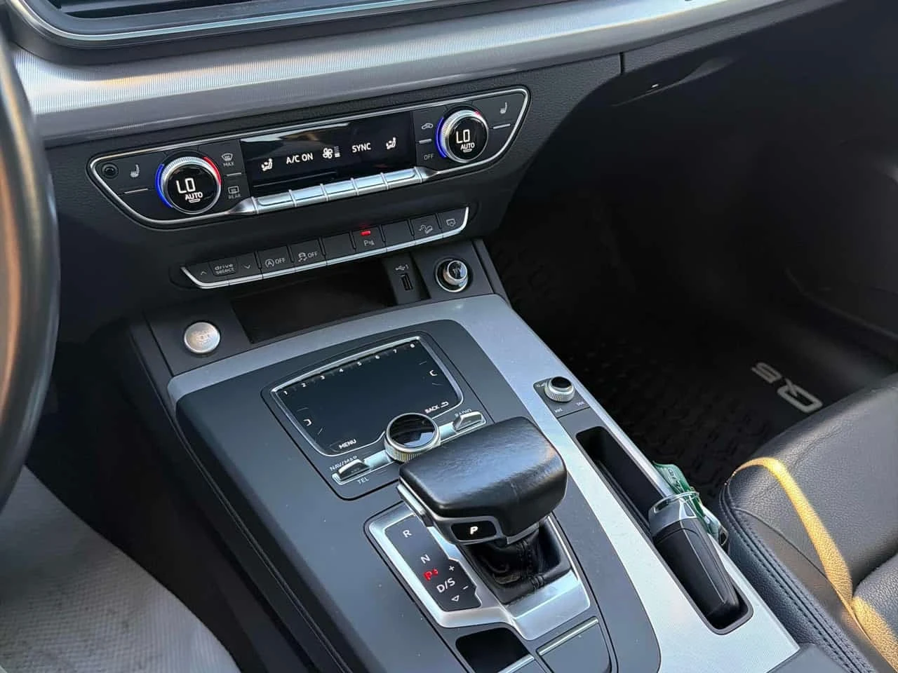 Audi Q5 * Progressiv * CARFAX * , снимка 12 - Автомобили и джипове - 56326337