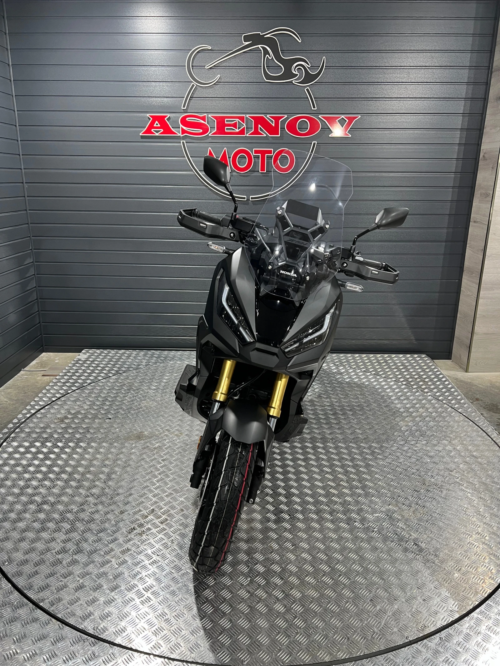 Honda X-ADV BLACK MY 2024 - изображение 2