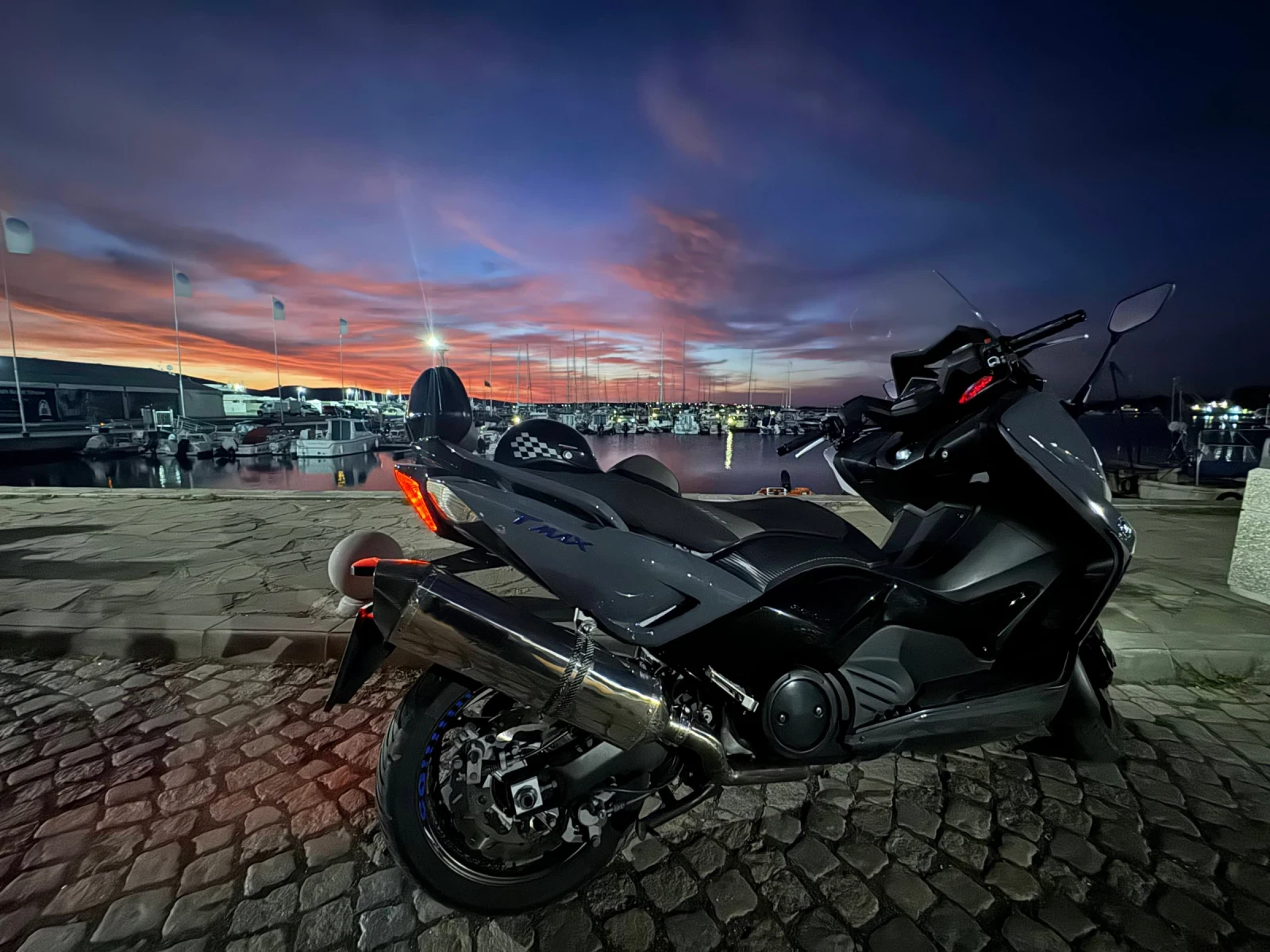 Yamaha T-max LED * KEYLESS* MALOSSI, снимка 2 - Мотоциклети и мототехника - 55335843