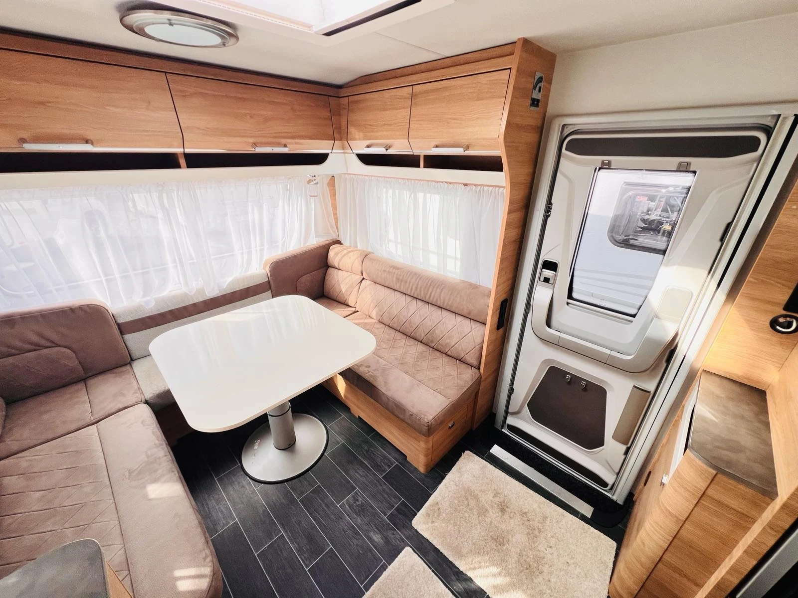 Каравана Tabbert Da Vinci 700 KD КЛИМАТИК Truma, снимка 7 - Каравани и кемпери - 54095973