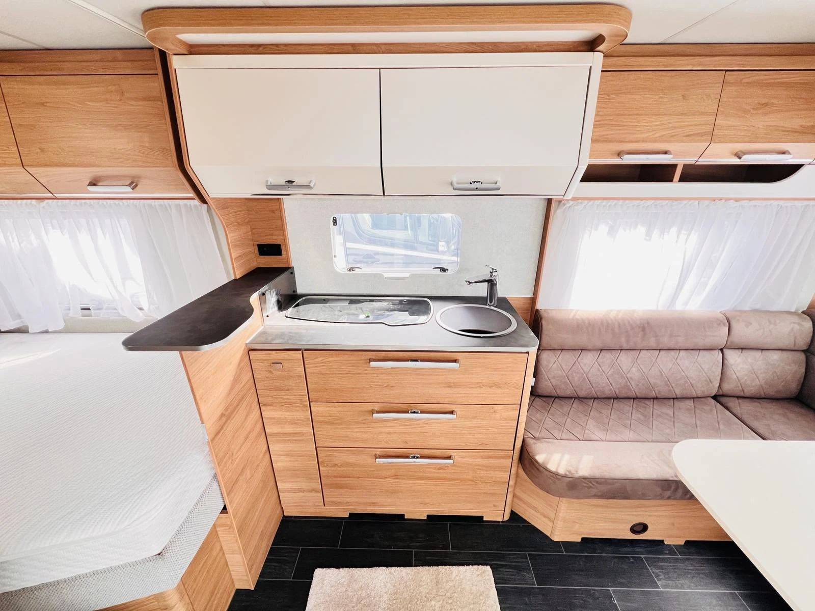 Каравана Tabbert Da Vinci 700 KD КЛИМАТИК Truma, снимка 9 - Каравани и кемпери - 54095973