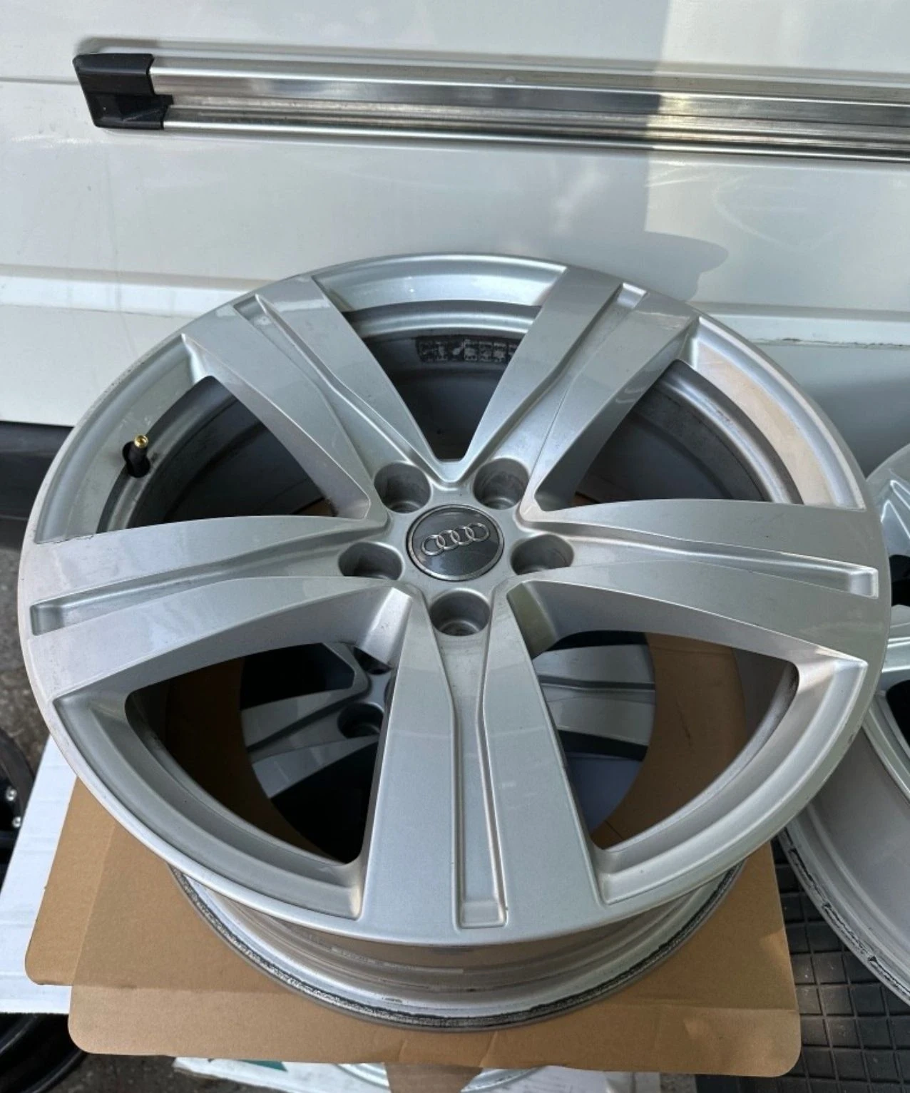 Джанти за Audi, снимка 2 - Гуми и джанти - 55790557