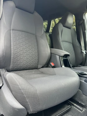 Toyota Corolla 1.8 HYBRID, снимка 12