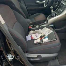 Toyota Auris 1.6/132/wti/107 х.к./км.реални !!!, снимка 15