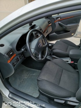 Toyota Avensis 2.0 D4D, снимка 15 - Автомобили и джипове - 44669257