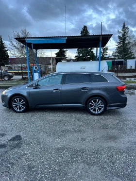 Toyota Avensis 2.2, снимка 4 - Автомобили и джипове - 53329000