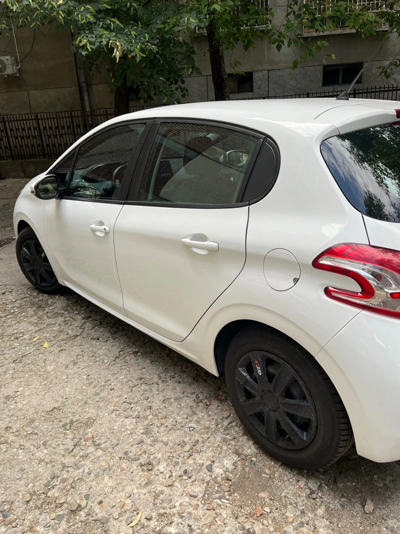 Peugeot 208, снимка 5 - Автомобили и джипове - 47093454