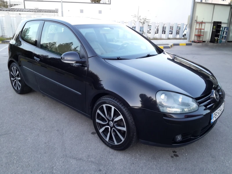 VW Golf 2.0i 16V Leather, снимка 2 - Автомобили и джипове - 47738439