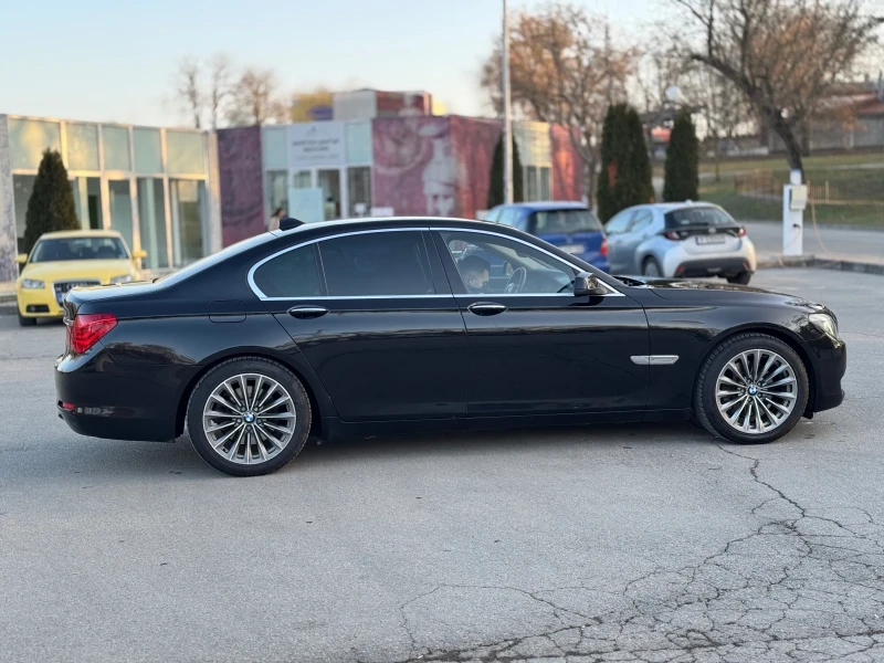 BMW 730 Дистроник Head-up Вакум и др ОБСЛУЖЕНА!!, снимка 8 - Автомобили и джипове - 49553386