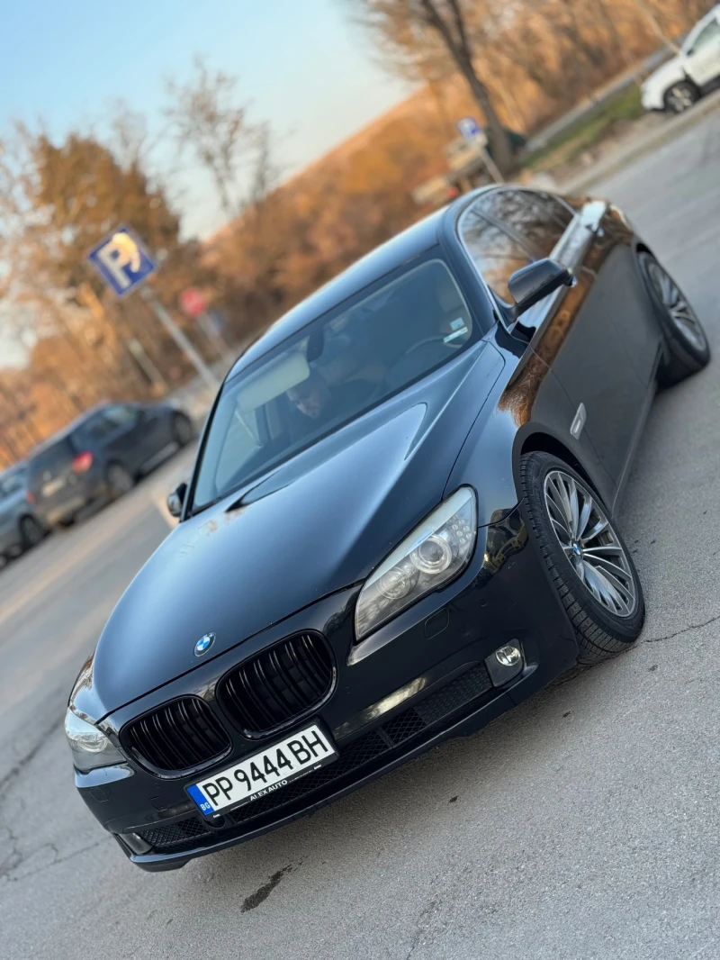 BMW 730 Дистроник Head-up Вакум и др ОБСЛУЖЕНА!!, снимка 2 - Автомобили и джипове - 49553386