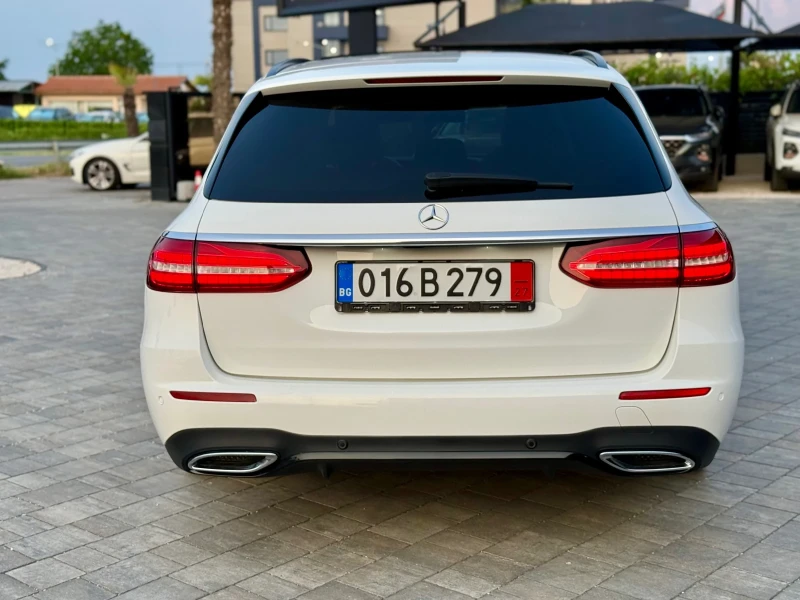 Mercedes-Benz E 220 4-matic= AMG= Подгрев-Burmeister= Панорама, снимка 5 - Автомобили и джипове - 50110523