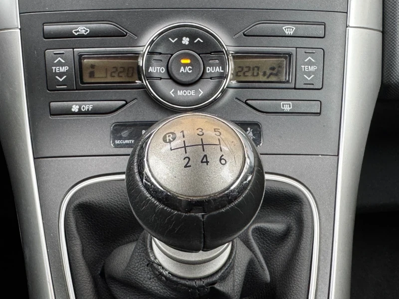 Toyota Auris 1.6vvt-i-132ps-155хил.км, снимка 12 - Автомобили и джипове - 51746139