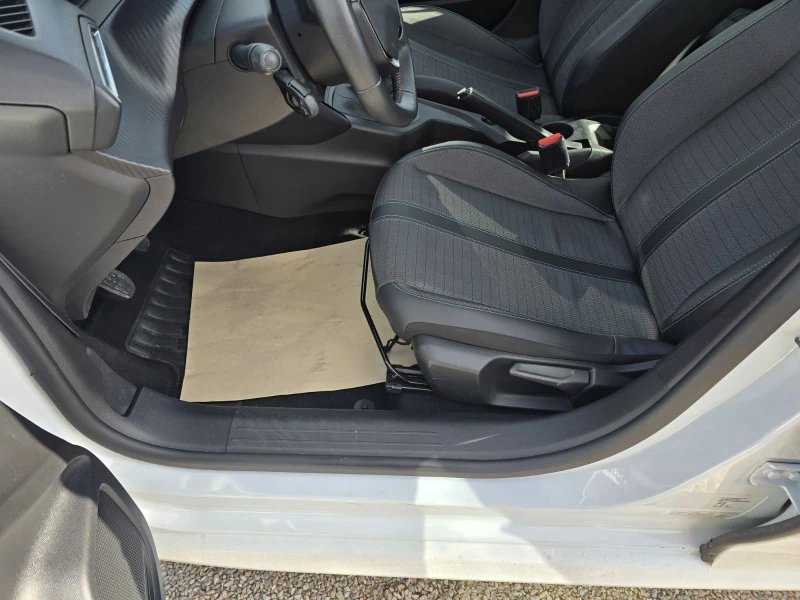 Peugeot 208 1.5 BlueHDi Навигация| Автопилот| Климатроник, снимка 9 - Автомобили и джипове - 52168307