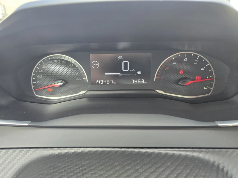 Peugeot 208 1.5 BlueHDi Навигация| Автопилот| Климатроник, снимка 12 - Автомобили и джипове - 52168307