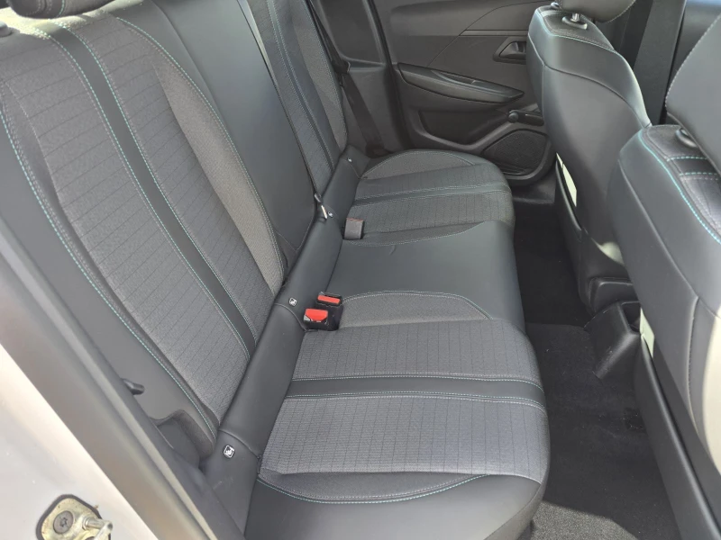 Peugeot 208 1.5 BlueHDi Навигация| Автопилот| Климатроник, снимка 15 - Автомобили и джипове - 52168307