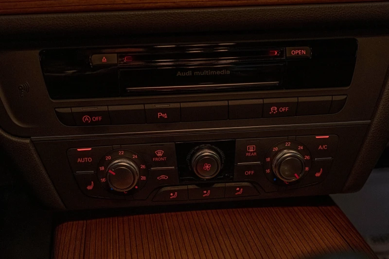 Audi A6 3.0TDI/Quattro/Седан/Drive Select/Pre Sense/BiXeno, снимка 9 - Автомобили и джипове - 52369236