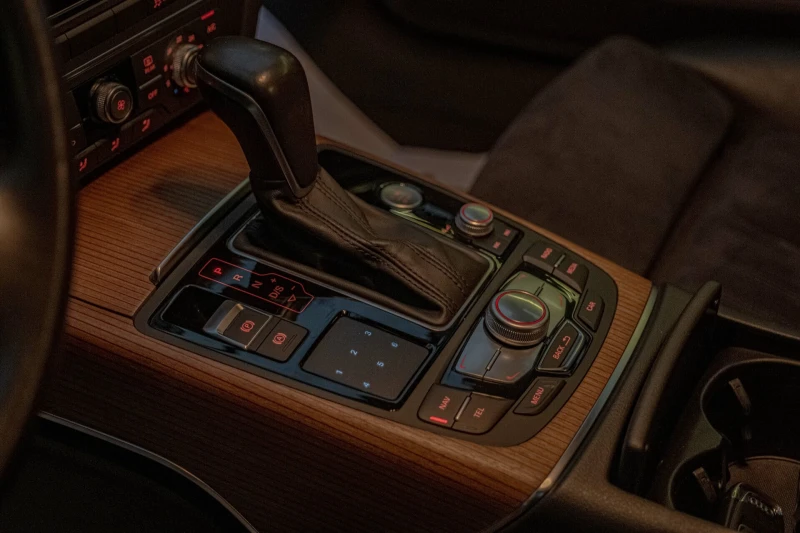 Audi A6 3.0TDI/Quattro/Седан/Drive Select/Pre Sense/BiXeno, снимка 8 - Автомобили и джипове - 52369236