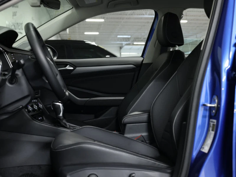 VW Jetta 1.5T Comfortline FWD * АвтоКредит* (ЦЕНА ДО БГ), снимка 14 - Автомобили и джипове - 52631575