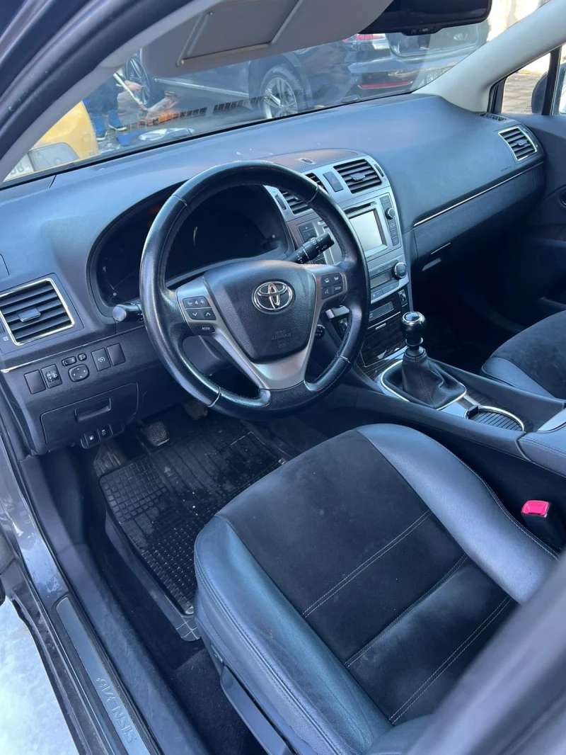 Toyota Avensis 2.2, снимка 4 - Автомобили и джипове - 53329000