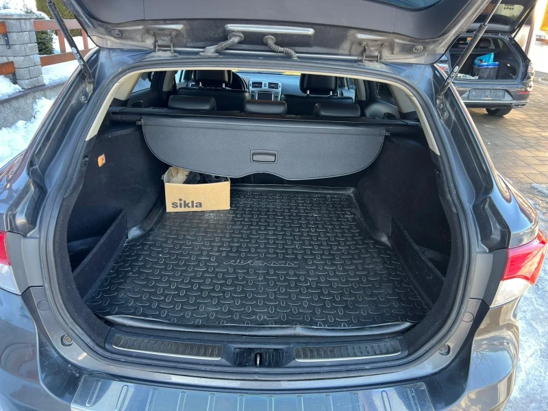 Toyota Avensis 2.2, снимка 5 - Автомобили и джипове - 53329000