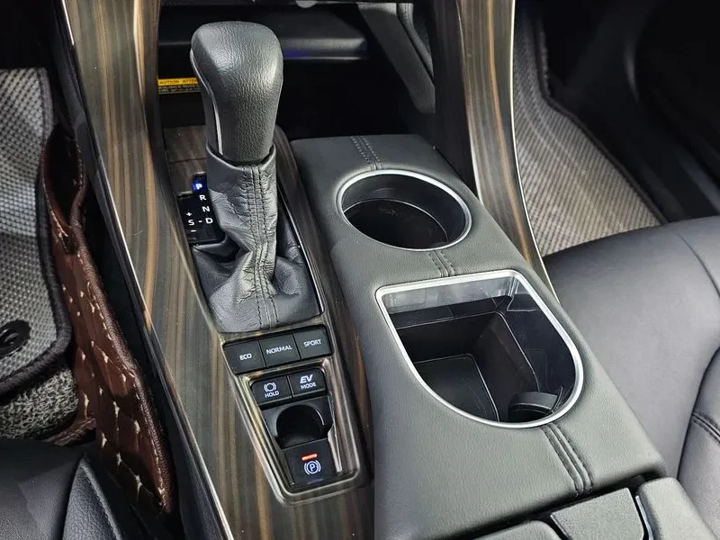 Toyota Avalon 5Th Generation 2.5 Hybrid, снимка 9 - Автомобили и джипове - 56560482