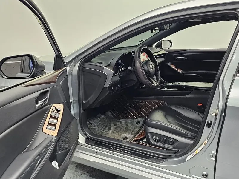 Toyota Avalon 5Th Generation 2.5 Hybrid, снимка 10 - Автомобили и джипове - 56560482