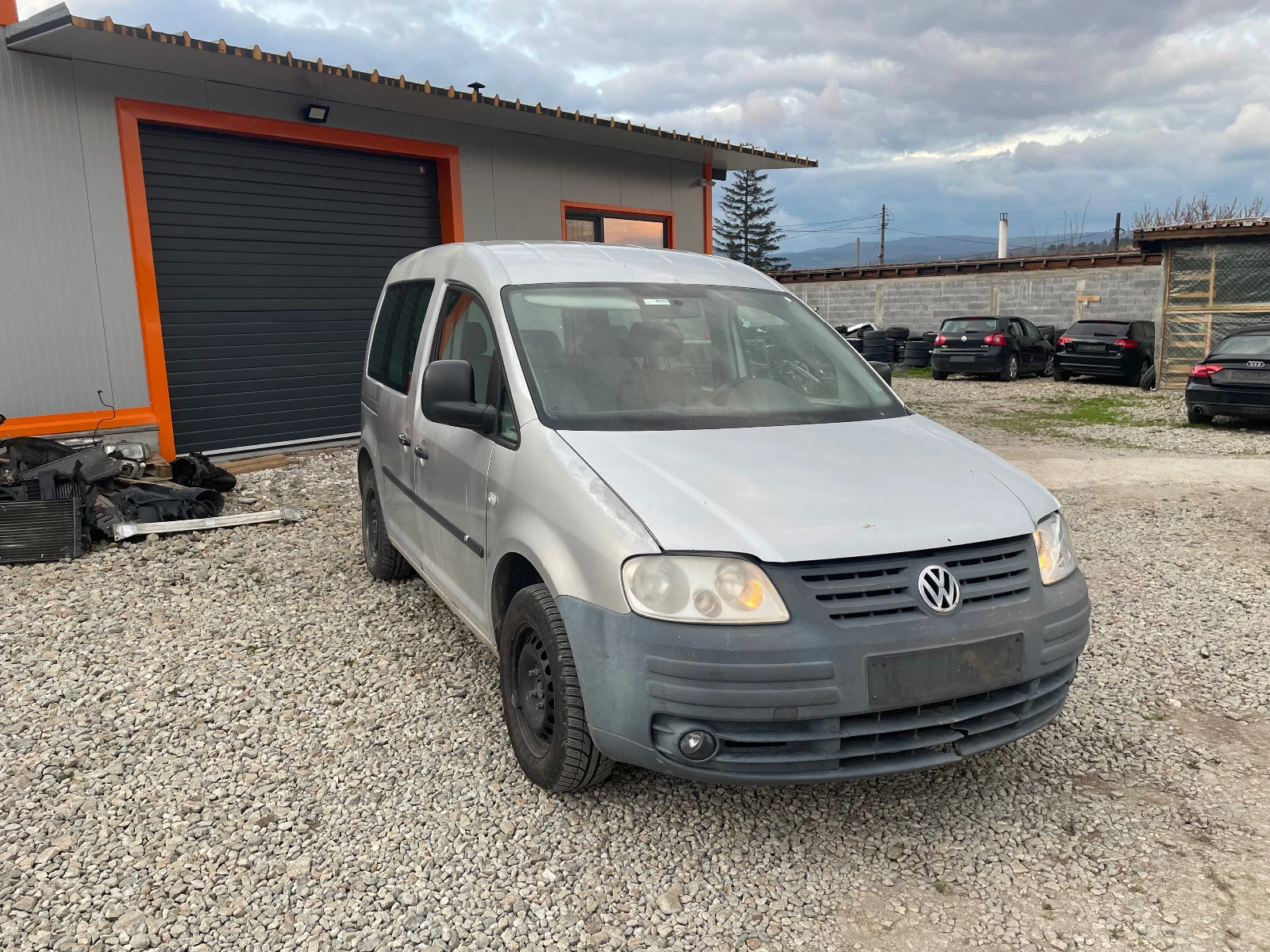 VW Caddy 1.9tdi BLS пътнически - изображение 5