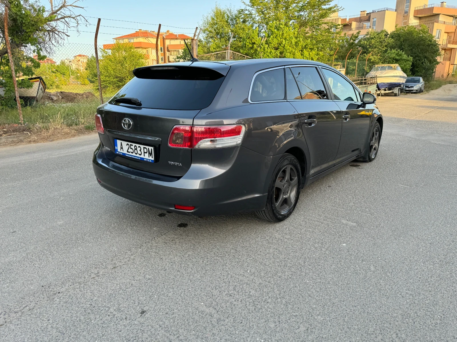 Toyota Avensis 2.0D4D - изображение 4