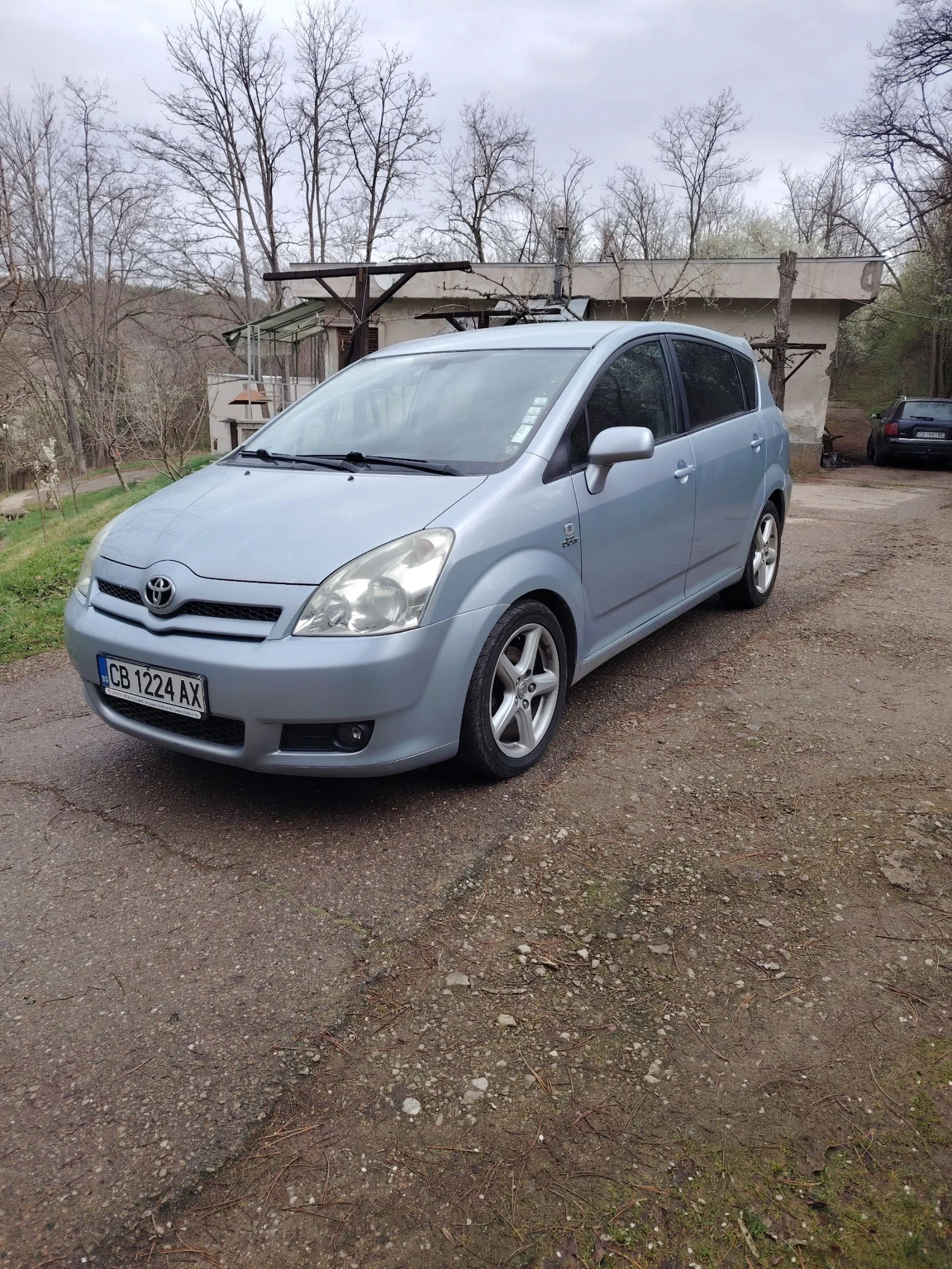 Toyota Corolla verso 2.2 6+ 1 - изображение 2