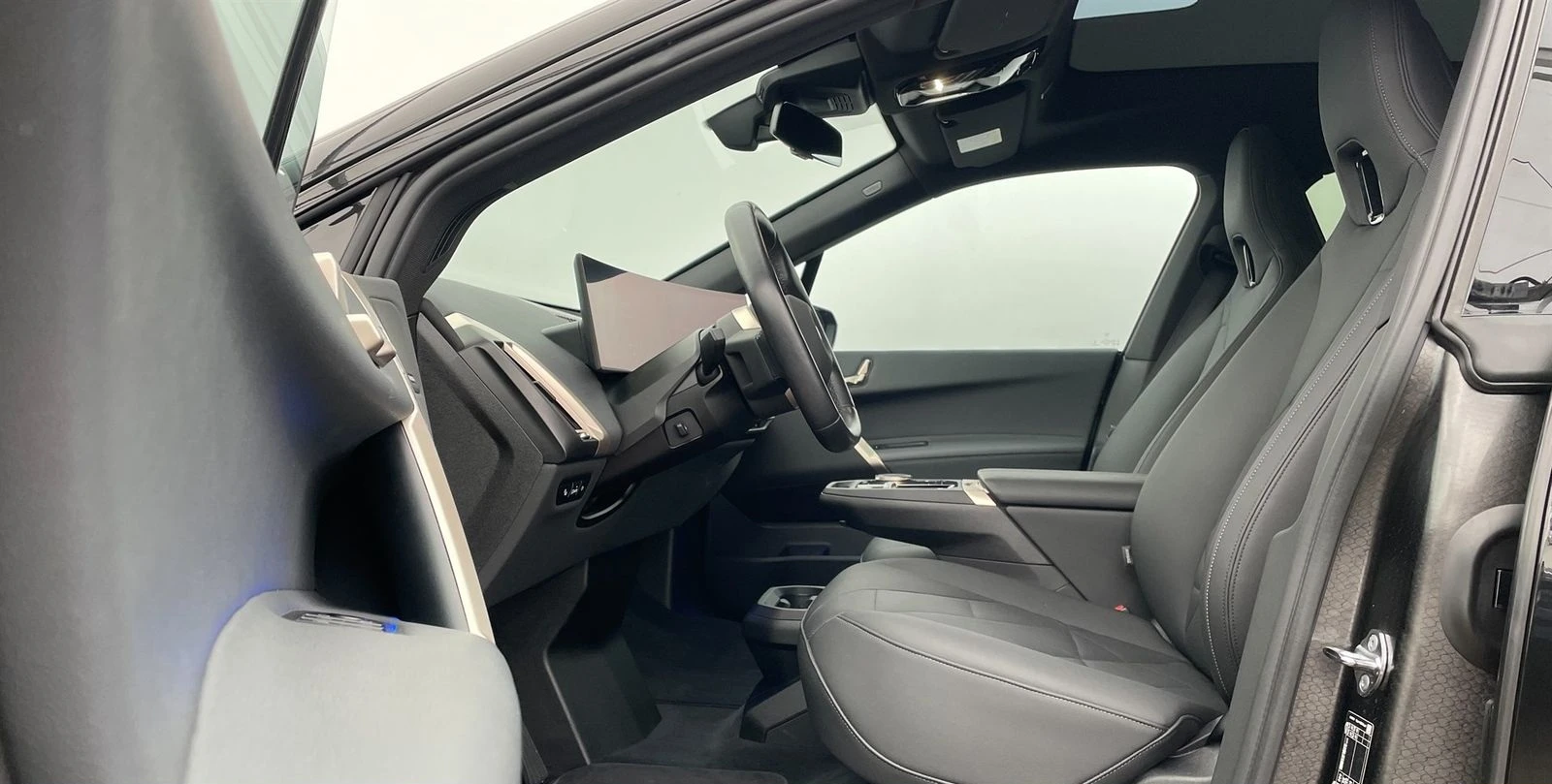 BMW iX xDrive40 = Sport Package= Гаранция - изображение 5