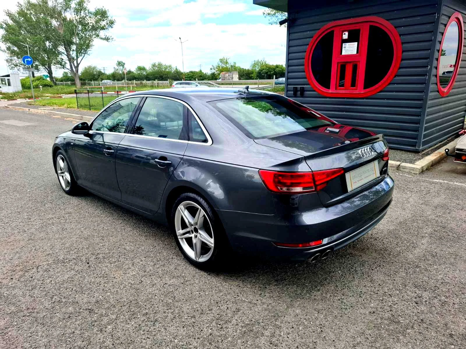 Audi A4 2, 0 TDi Quattro Sedan - изображение 4