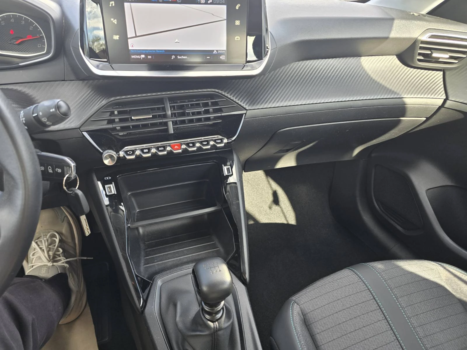 Peugeot 208 1.5 BlueHDi | |  | Mobile.bg   13