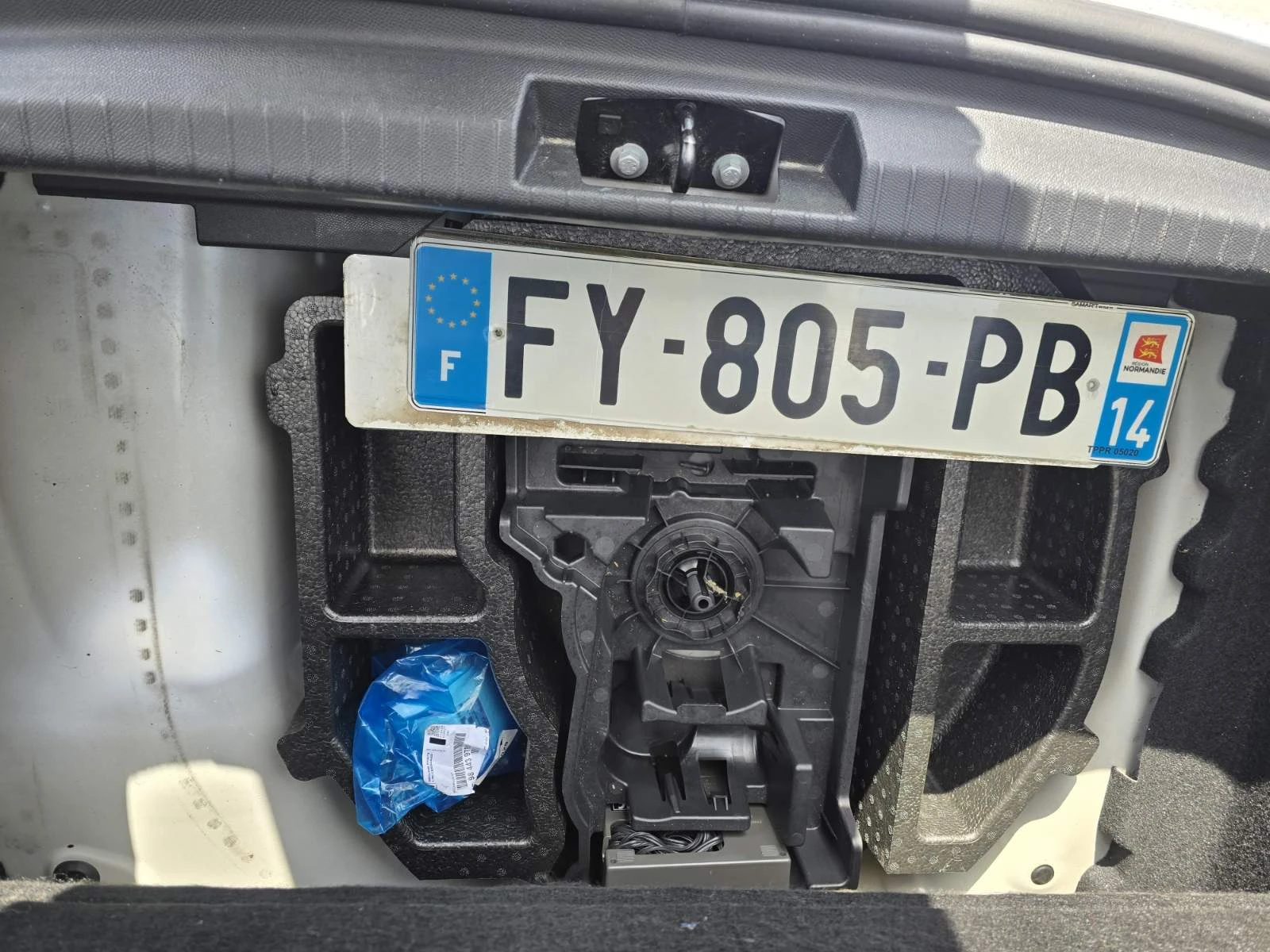 Peugeot 208 1.5 BlueHDi | |  | Mobile.bg   17