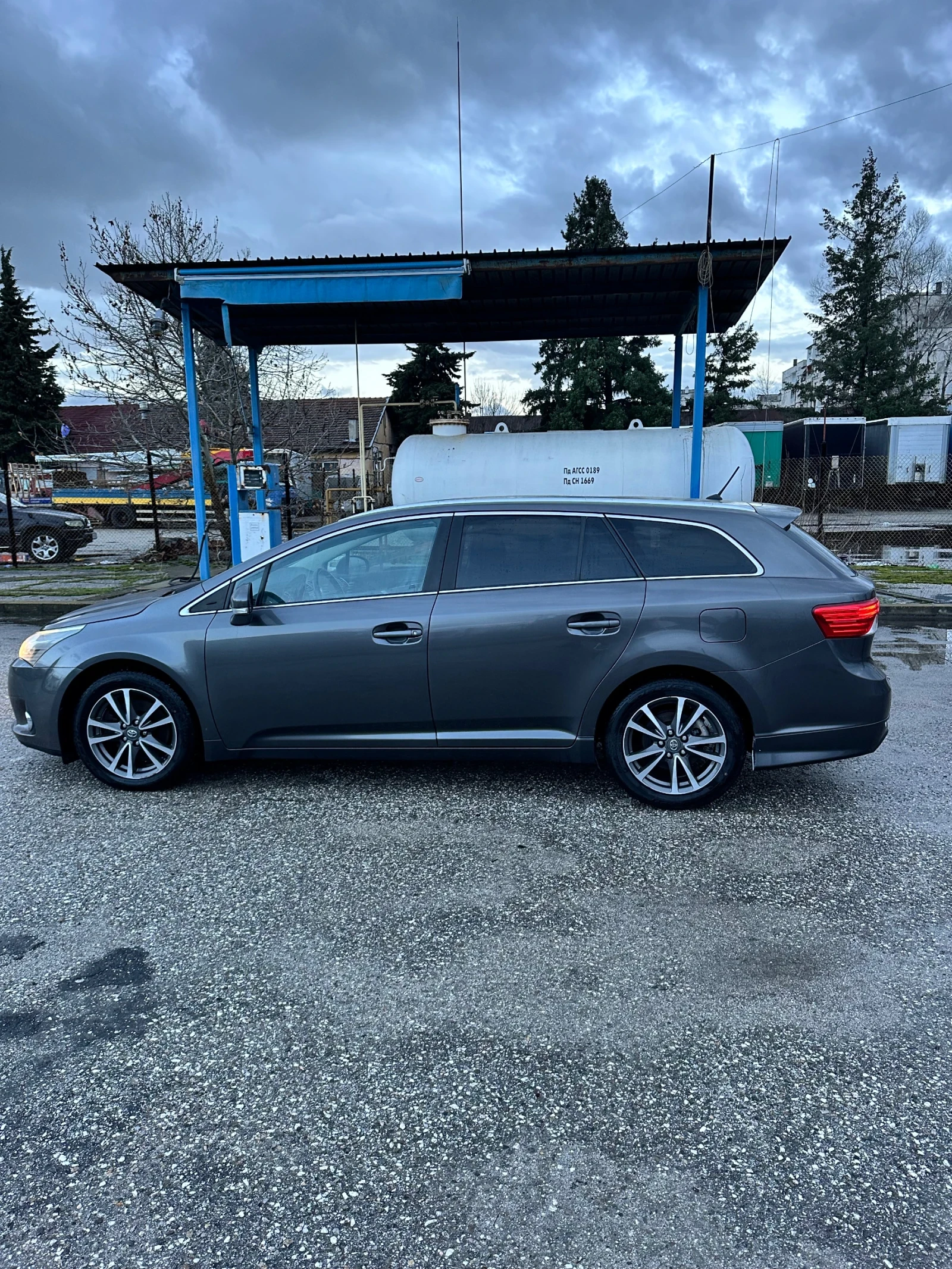 Toyota Avensis 2.2 | Mobile.bg � ����������� 4