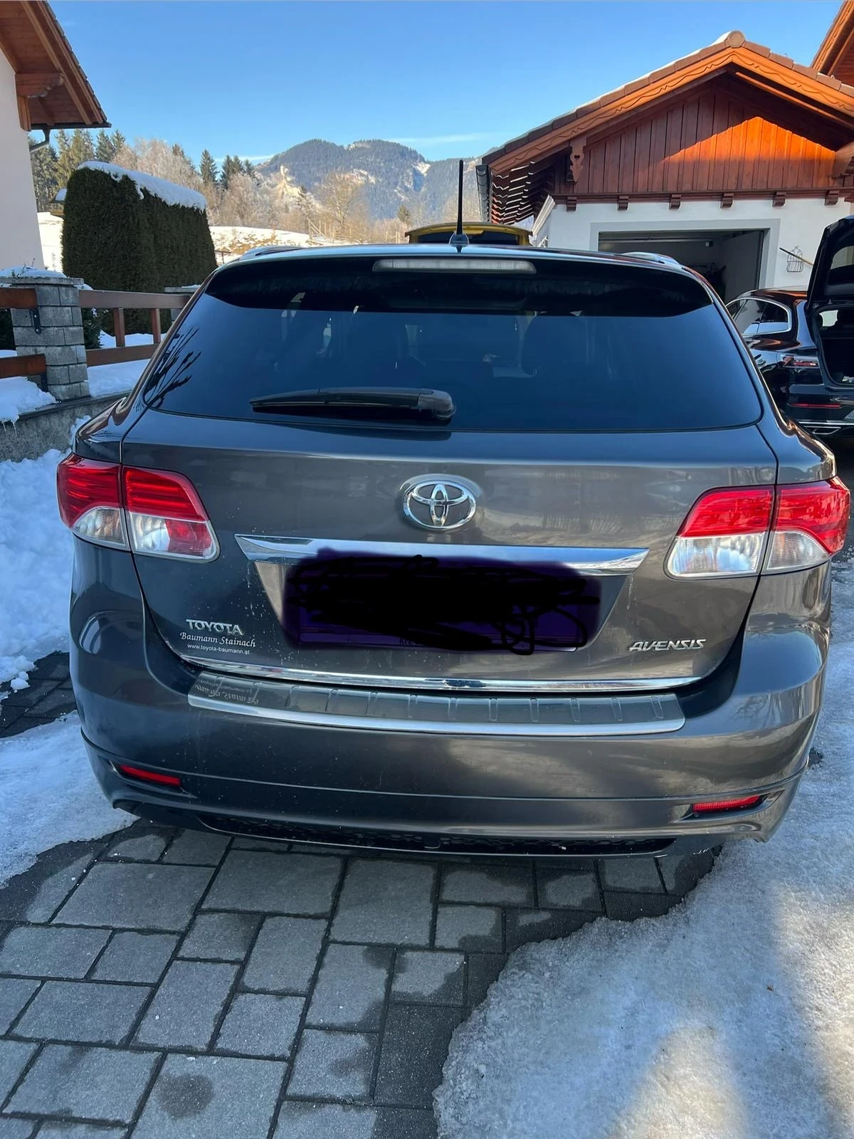 Toyota Avensis 2.2 - изображение 3