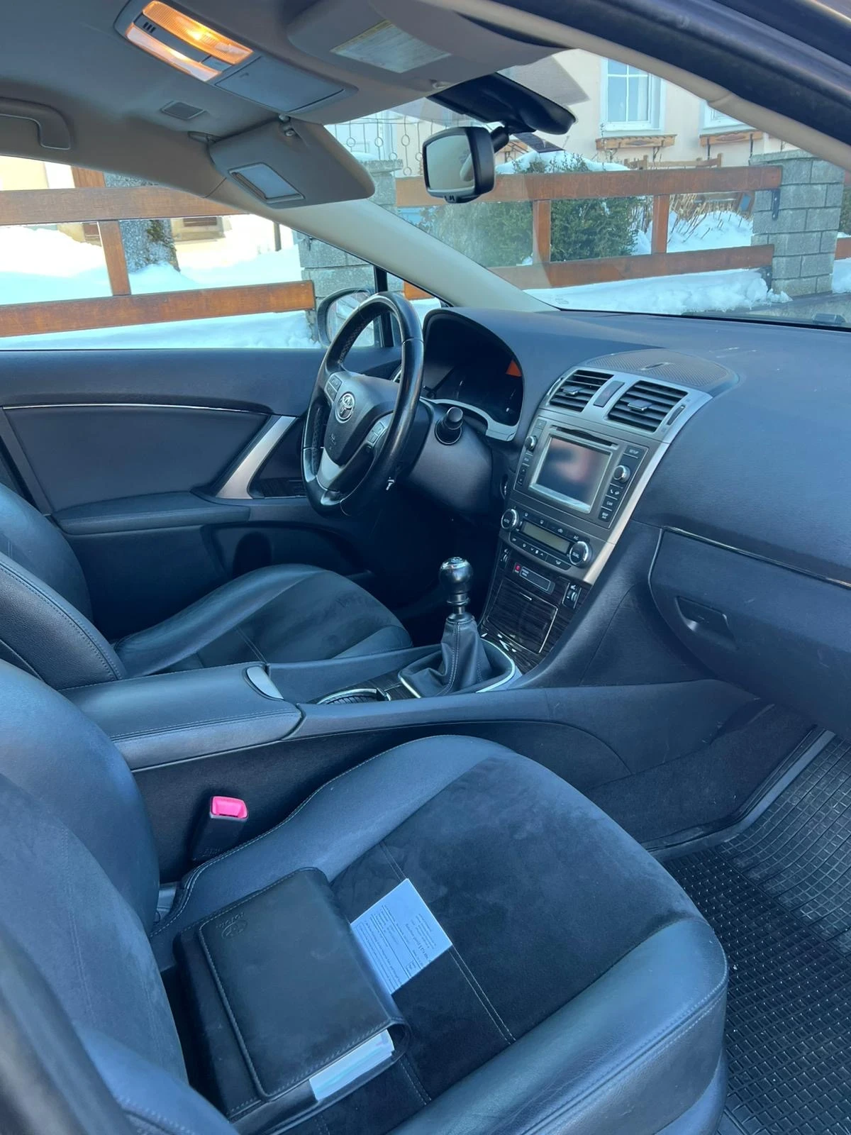 Toyota Avensis 2.2 - изображение 7