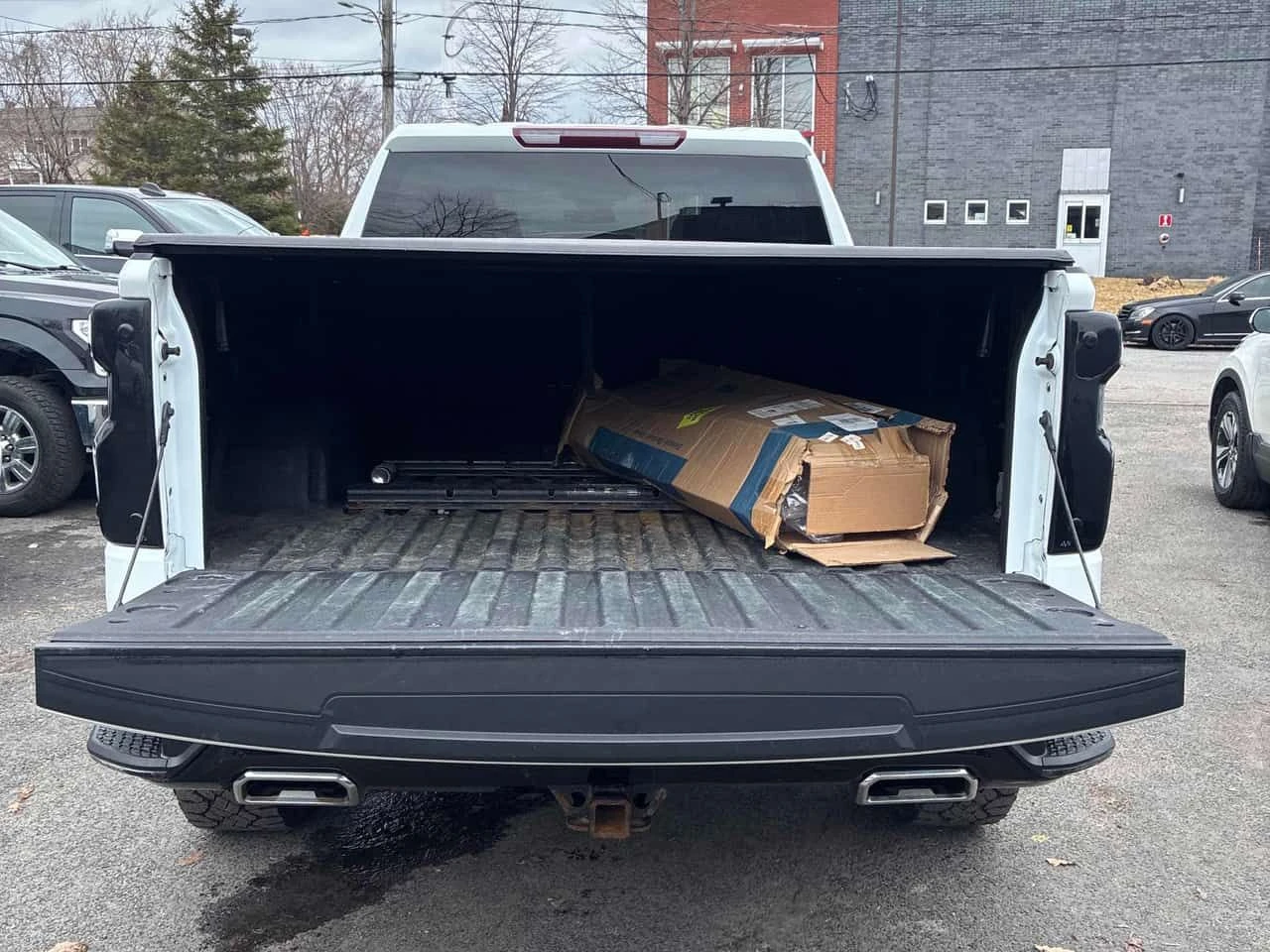 Chevrolet Silverado * Custom Trail Boss * CARFAX * ���� �� �� | Mobile.bg � ����������� 11