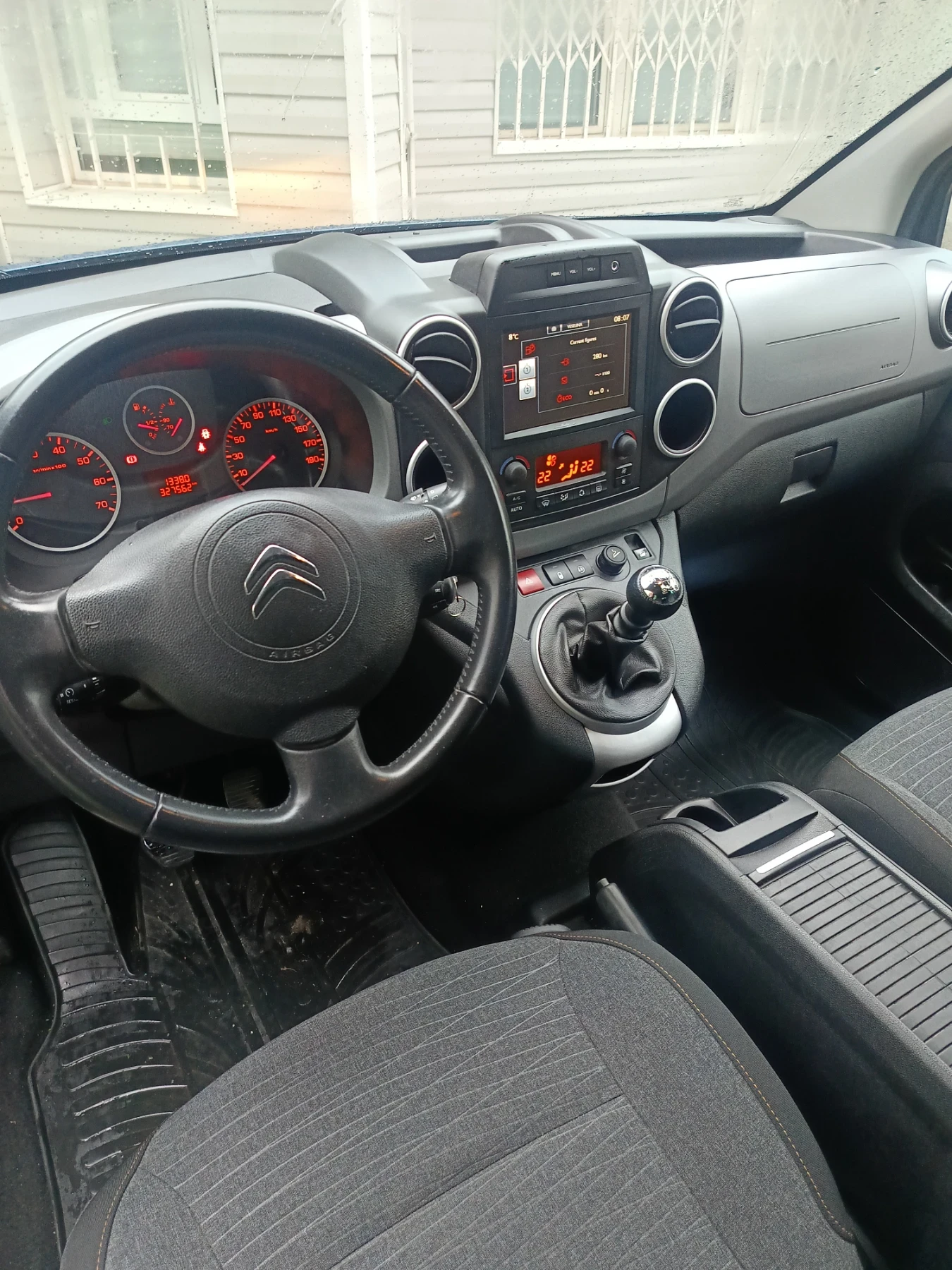 Citroen Berlingo 1.6 hdi, снимка 7 - Автомобили и джипове - 54364925