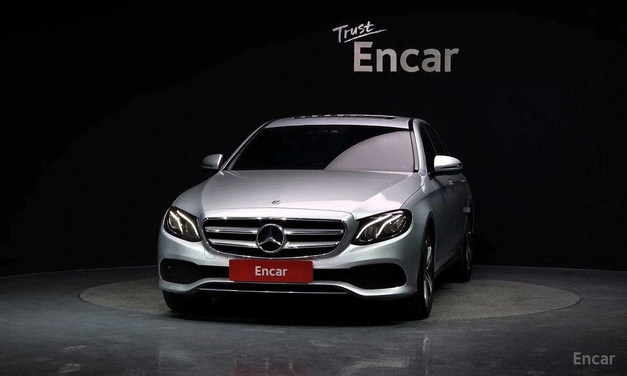 Mercedes-Benz E 300 Avantgarde* FACE* AMBIENT* ПОДГРЕВ* КАМЕРА* , снимка 2 - Автомобили и джипове - 54555106