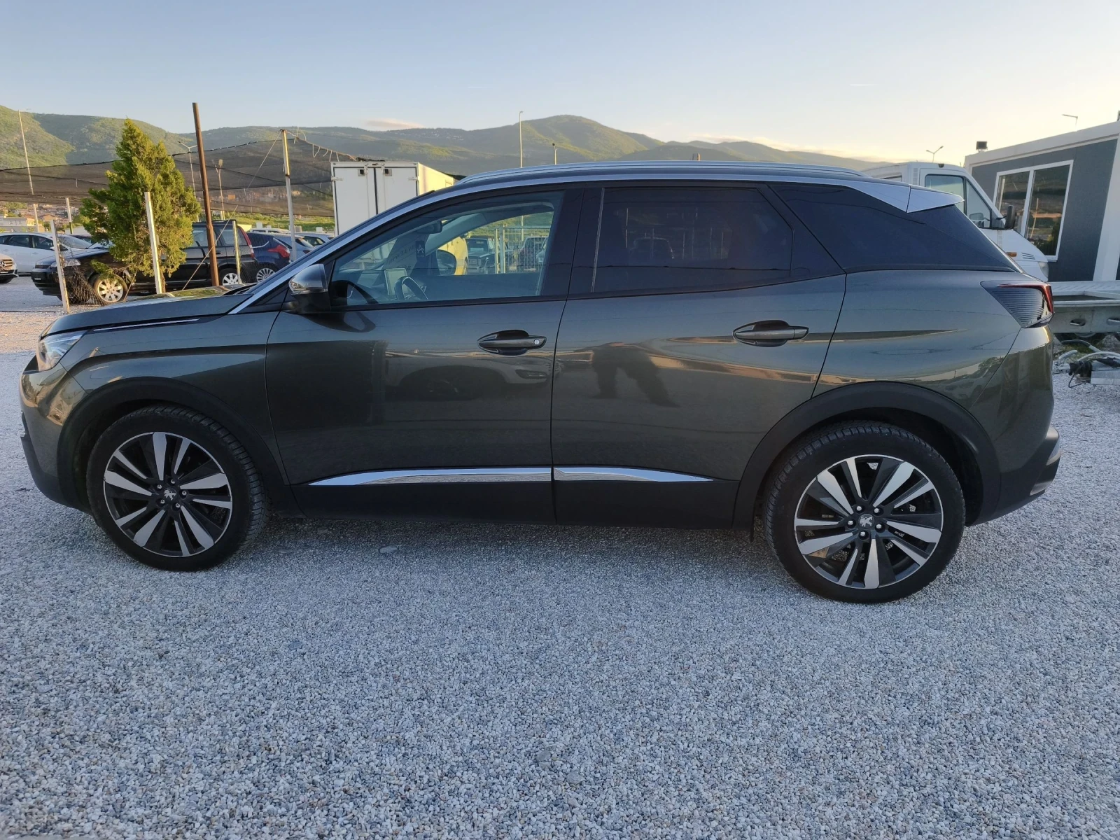 Peugeot 3008 1.2 turbo, снимка 5 - Автомобили и джипове - 54556411